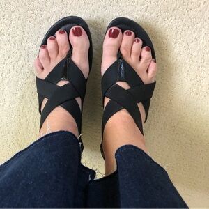 Donald Pliner black wedge sandal